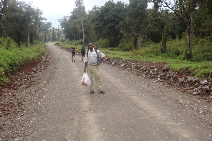 Mount Kenya trekking routes, yha Kenya travel, photos, mountaineering expenditions.