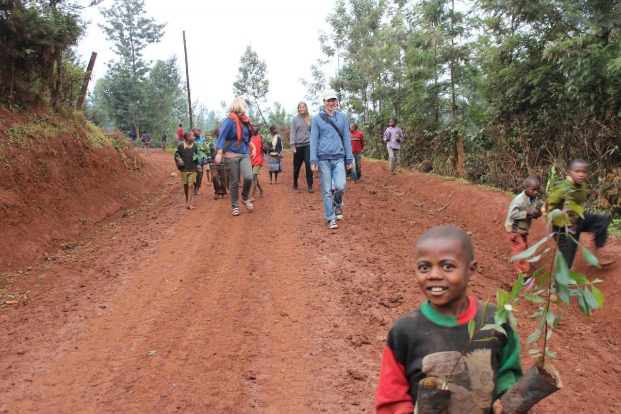 Kenya Cultural Walking Safaris-YHA Kenya Travel-culture study tour.